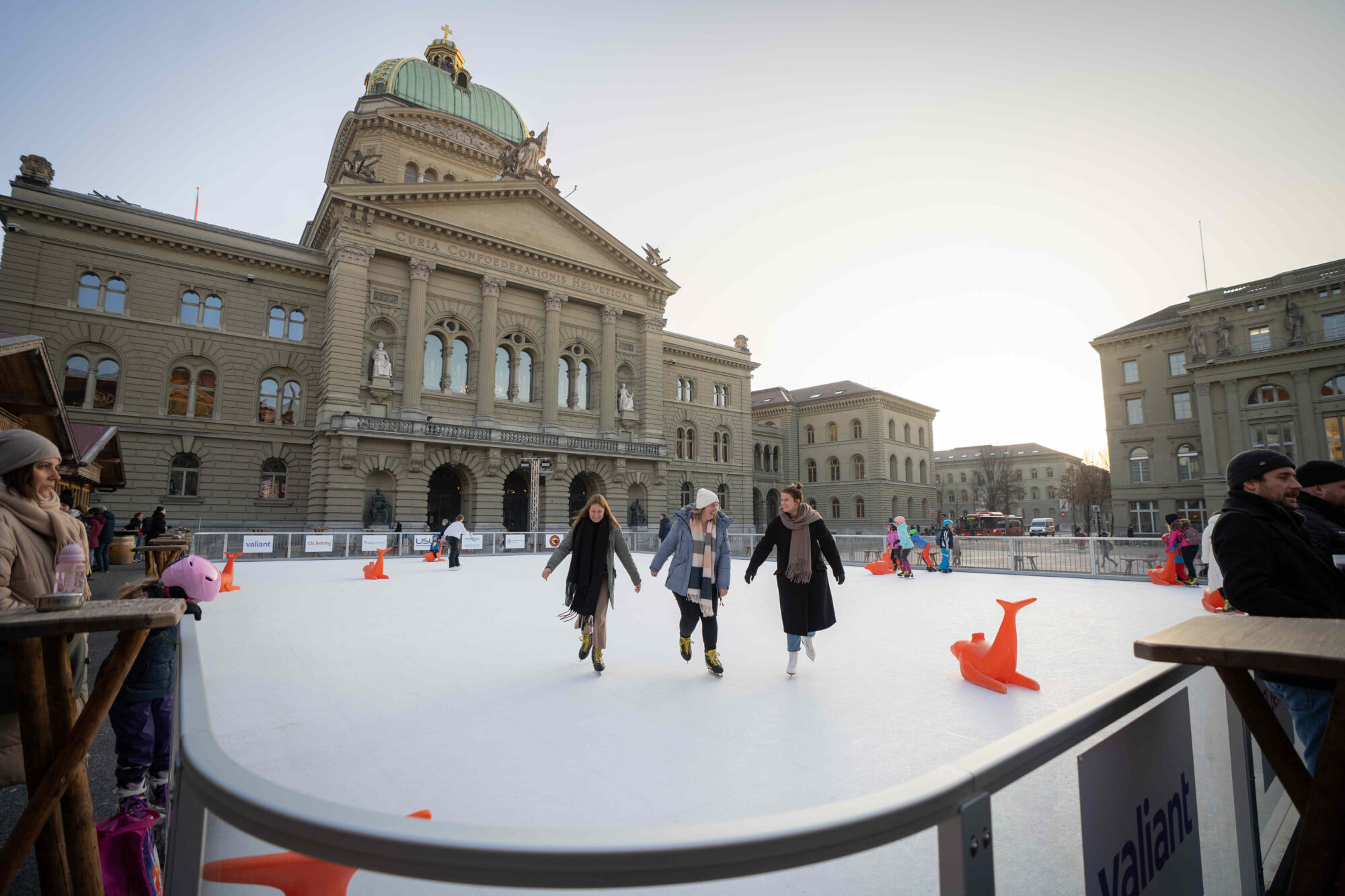 bern_-artificial_ice_rink_bundesplatz_w